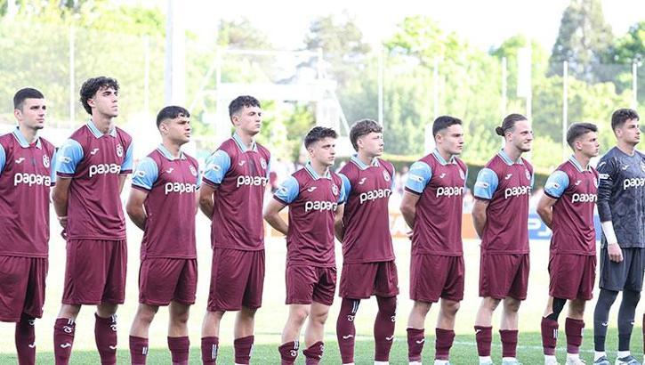 Trabzonspor U-19 ayakta alkışlandı