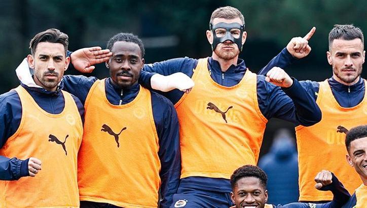 Fenerbahçe'nin derbilerdeki en deneyimli iki ismi: İrfan Can ve Osayi