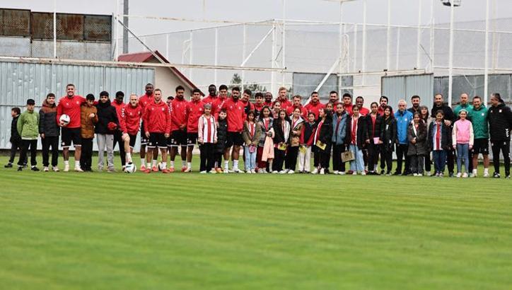 Sivasspor antrenmanına ziyaret