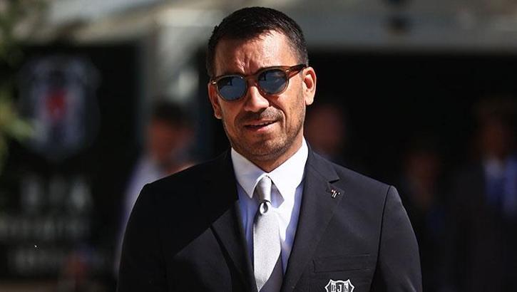 Giovanni van Bronkchorst'tan Leeds United iddialarına ilişkin açıklama! Beşiktaş sonrası gelişme...