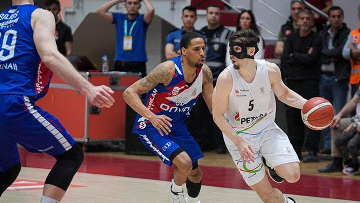 Aliağa Petkimspor evinde Büyükçekmece Basketbol'u devirdi