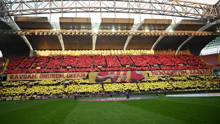 Kayserispor-Antalyaspor maçında Anneler Günü sürprizi
