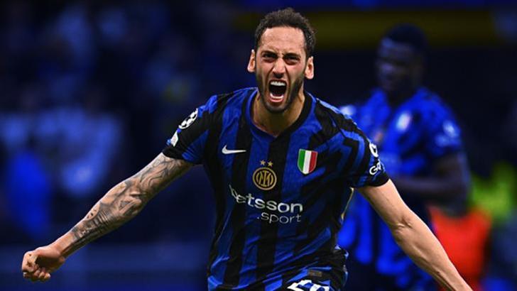 Hakan Çalhanoğlu Devler Ligi'nde tarihe geçti! Yıllar sonra bir ilk