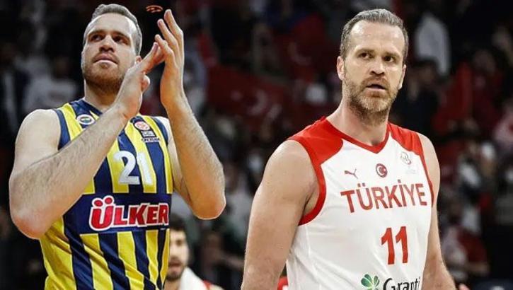 Türk basketbolunun efsane isimlerinden Oğuz Savaş emekli oldu