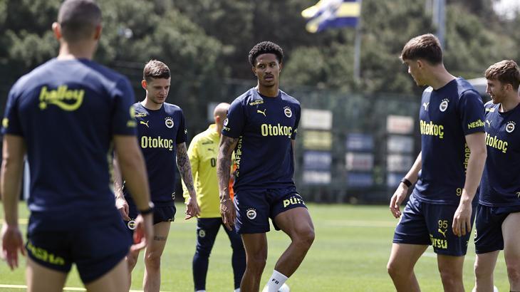 Fenerbahçe'de Jayden Oosterwolde yeni sezona hazırlanıyor!
