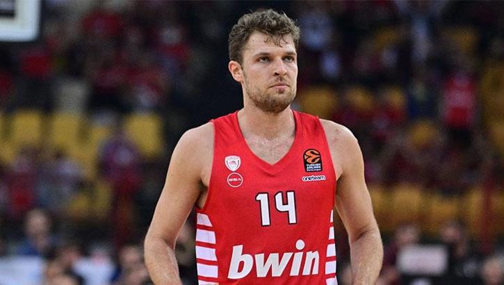 EuroLeague play-offlarının MVP'si Sasha Vezenkov