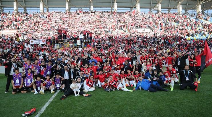 Bakan Bak'tan Gençlerbirliği'ne tebrik