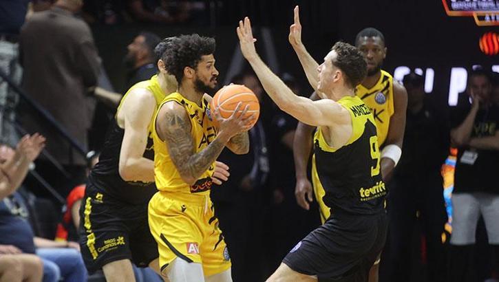 AEK sezonu üçüncü tamamladı
