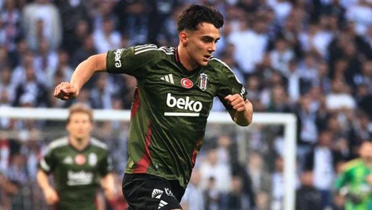 Beşiktaş'ın genç yıldızı Mustafa Erhan Hekimoğlu: 'Bize çok şey katıyor'