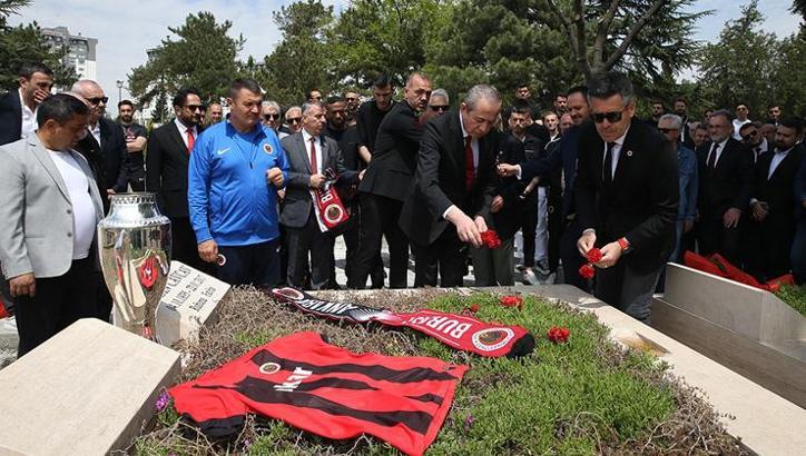 Gençlerbirliği'nden İlhan Cavcav'ın mezarına ziyaret