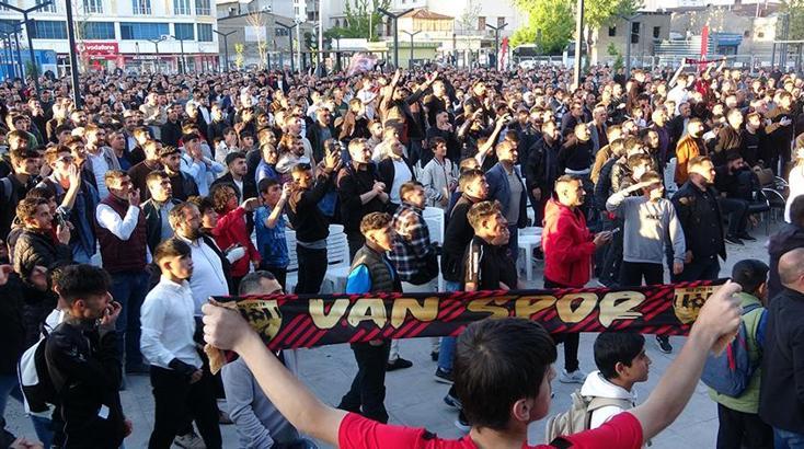 Vanspor taraftarının galibiyet coşkusu