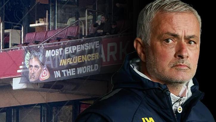 Rams Park'ta Galatasaray taraftarından olay yaratan Mourinho pankartı