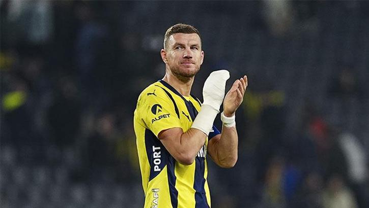 Fenerbahçe'nin yıldızı Edin Dzeko'ya milli davet