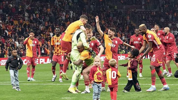 Galatasaray'ın rakibi Barcelona ve Porto