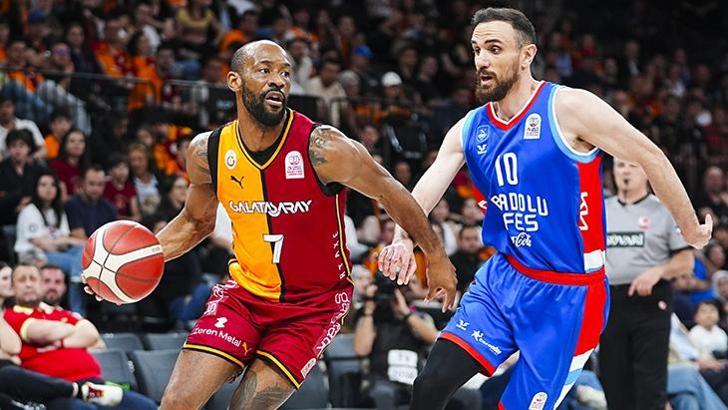 Anadolu Efes'ten Galatasaray'a büyük fark! Galatasaray - Anadolu Efes: 53-87