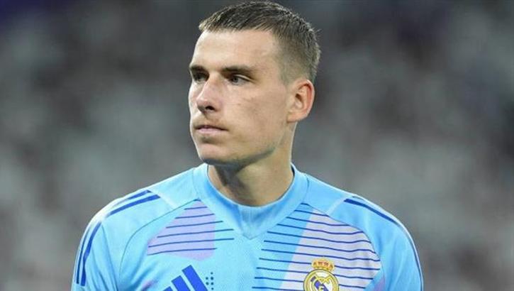 Galatasaray moves for Andry Lunin and Marcin Bulka