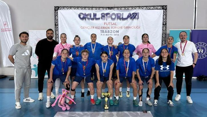 Asiye Ağaoğlu Anadolu Lisesi Kız Futsal Takımı, dünya kupası yolcusu