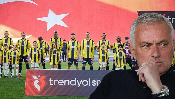 Fenerbahçe'de sürpriz ayrılık! Eşyalarını topladı, transferde son dakika...