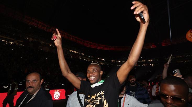 Galatasaray'da Osimhen'in durumu belli oldu! Başakşehir maçında sahada
