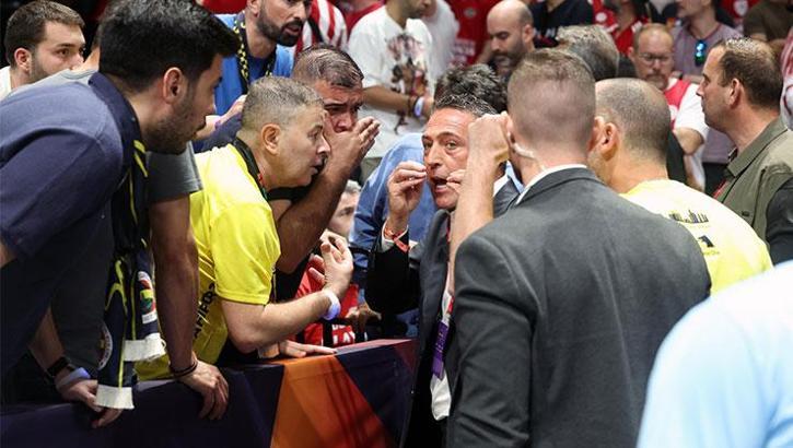Fenerbahçe-Monaco maçında kavga çıktı! Ali Koç araya girdi