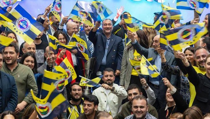 Fenerbahçe Beko’nun Euroleague zaferi çoşkuyla kutlandı