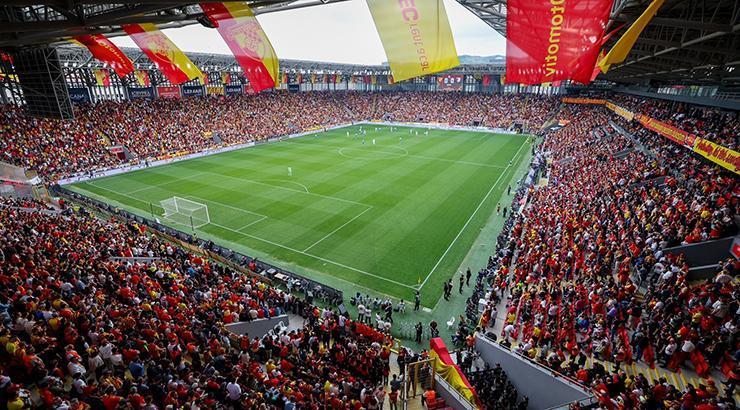 Göztepe'de kombineler satışa çıktı