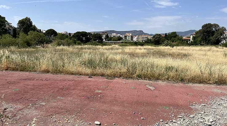 Karşıyaka’da stat arazisi temizleniyor