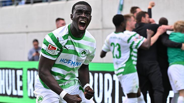 Southampton lands promising German defender Quarshie