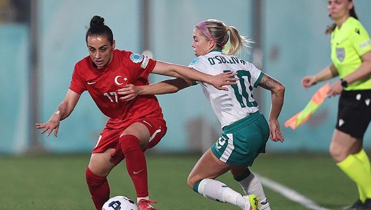 A Milli Kadın Futbol Takımı üstünlüğünü koruyamadı! İrlanda'ya mağlup oldu