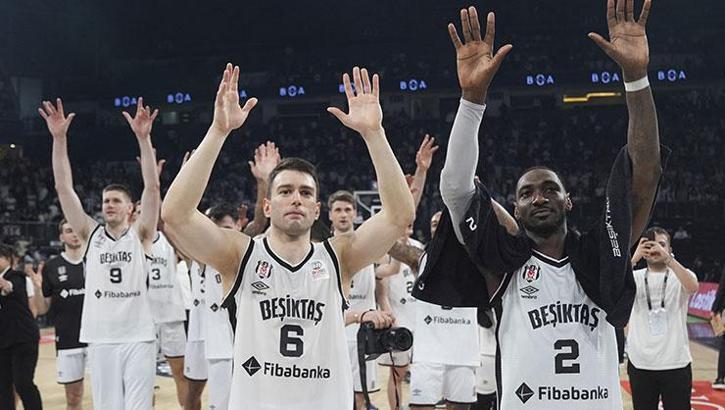 Beşiktaş derbide Galatasaray'ı devirdi! Seride öne geçti
