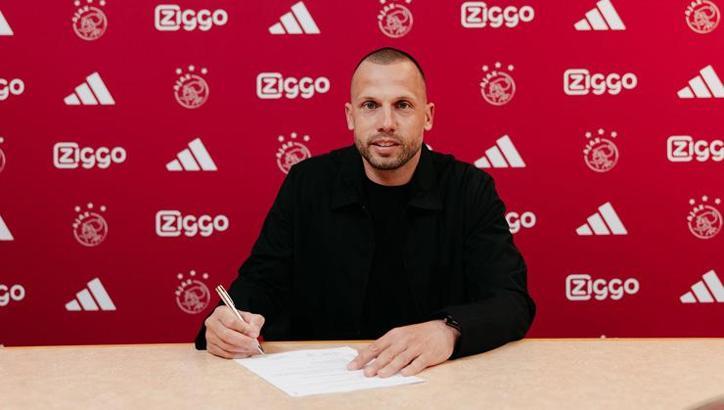 Ajax'ta John Heitinga dönemi başladı