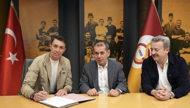 Galatasaray'dan Muslera sürprizi: İmzayı attı, işte yeni görevi