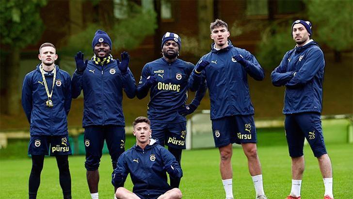 Yıldız futbolcu Fenerbahçe'den ayrıldı: Herkese teşekkür ediyorum