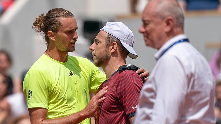 Injury forces Griekspoor to retire, sends Zverev into quarter-finals