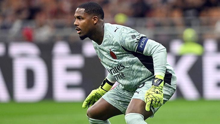 Reports: Chelsea approach Milan for Mike Maignan