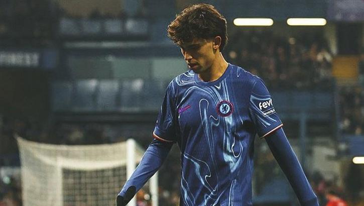 Chelsea'den sürpriz karar! Yıldız oyuncu 30 milyon Euro'ya satılık...