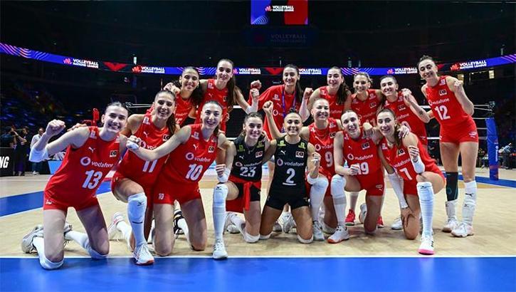Volleyball Nations League: Turkiye defeats France 3-1 in VNL opener