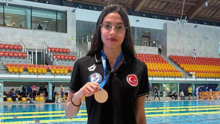 Milli yüzücüler Comen Kupası'nda ikinci oldu