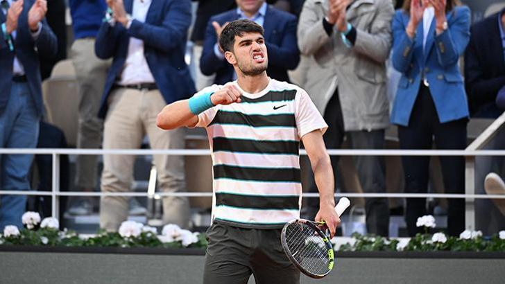 Fransa Açık Tenis Turnuvası'nda şampiyon Carlos Alcaraz!