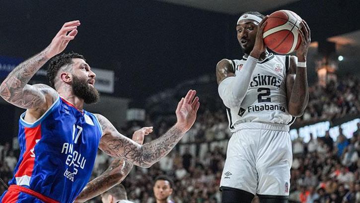 Beşiktaş, Anadolu Efes'i farklı geçti | Maç sonucu Beşiktaş Fibabanka - Anadolu Efes: 97-70