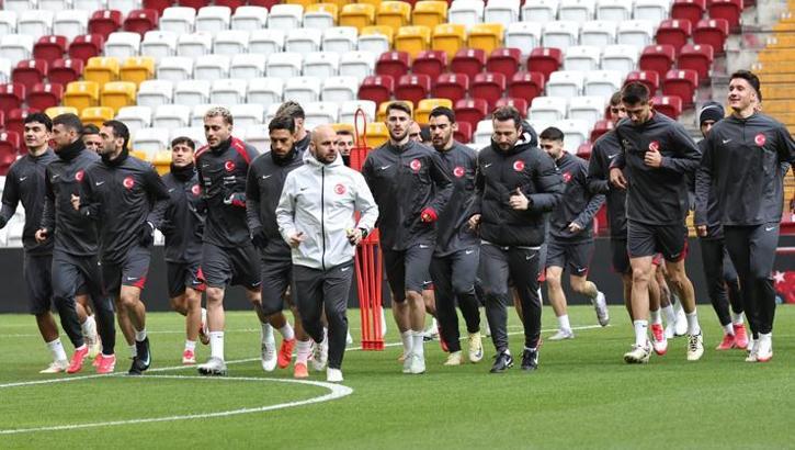 Fenerbahçe, Galatasaray ve Beşiktaş'ın istediği milli yıldızın bonservisi belli oldu! Transferde sıcak gelişme