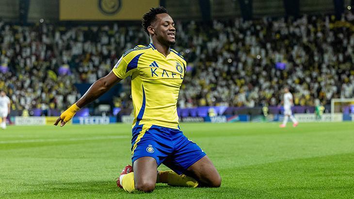 Six clubs battle for Jhon Duran in shock transfer chase
