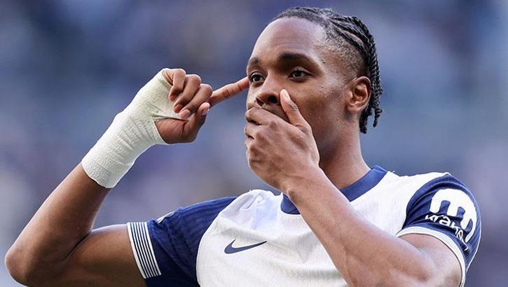 Tottenham announce Mathys Tel