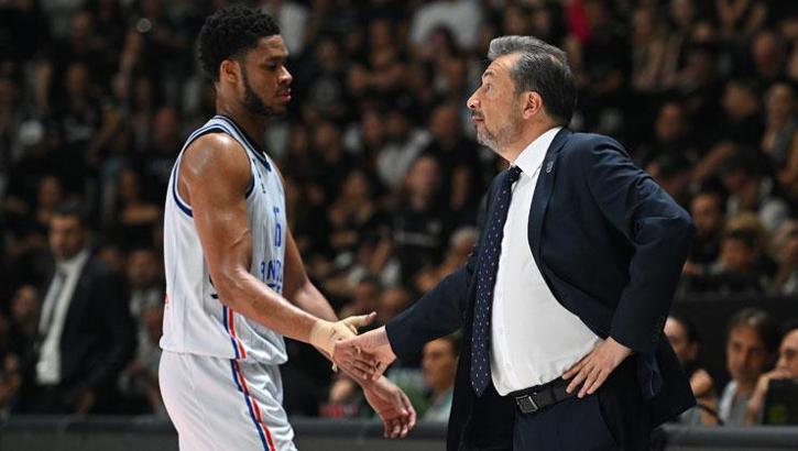 Anadolu Efes'te ayrılık! Resmen açıklandı