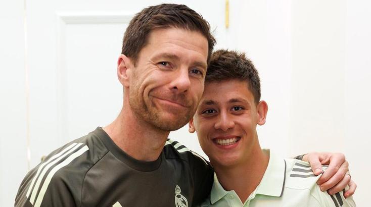 Real Madrid'de Xabi Alonso ve Arda Güler buluştu