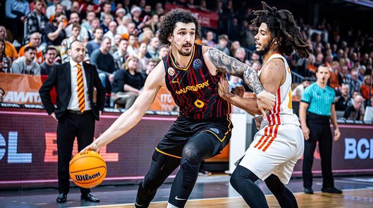 Galatasaray'da Sadık Emir Kabaca ile yollar ayrıldı!
