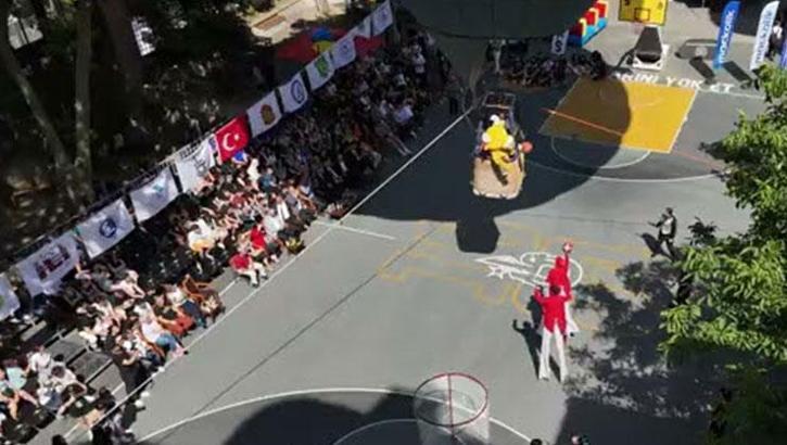 İstanbul Erkek Lisesi Spor Festivali'nde renkli görüntüler