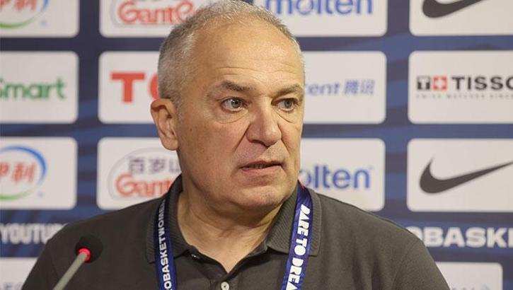 A Milli Kadın Basketbol Takımı Başantrenörü Ekrem Memnun: 'Takımımla gurur duyuyorum'