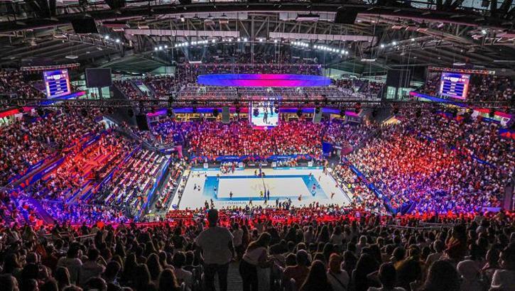 Voleybol Milletler Ligi'nde hediye yağmuru