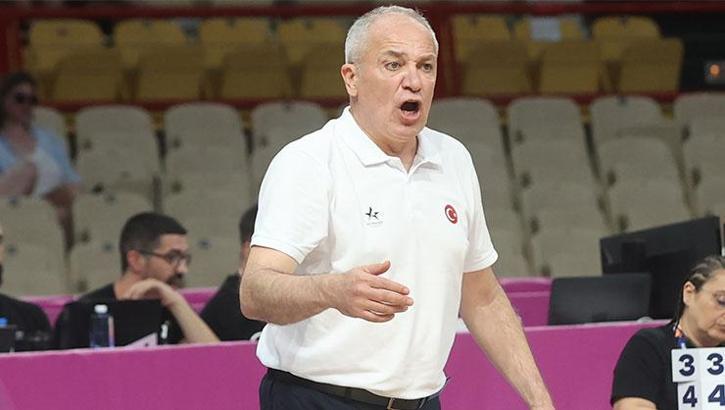 A Milli Kadın Basketbol Takımı Başantrenörü Ekrem Memnun: 'Çeyrek finale kalmak istiyoruz'